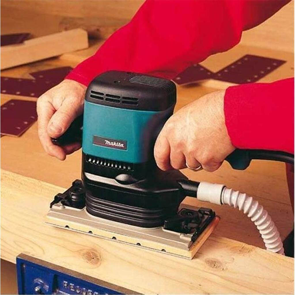 Makita 9046 Titreşimli Zımpara Makinesi