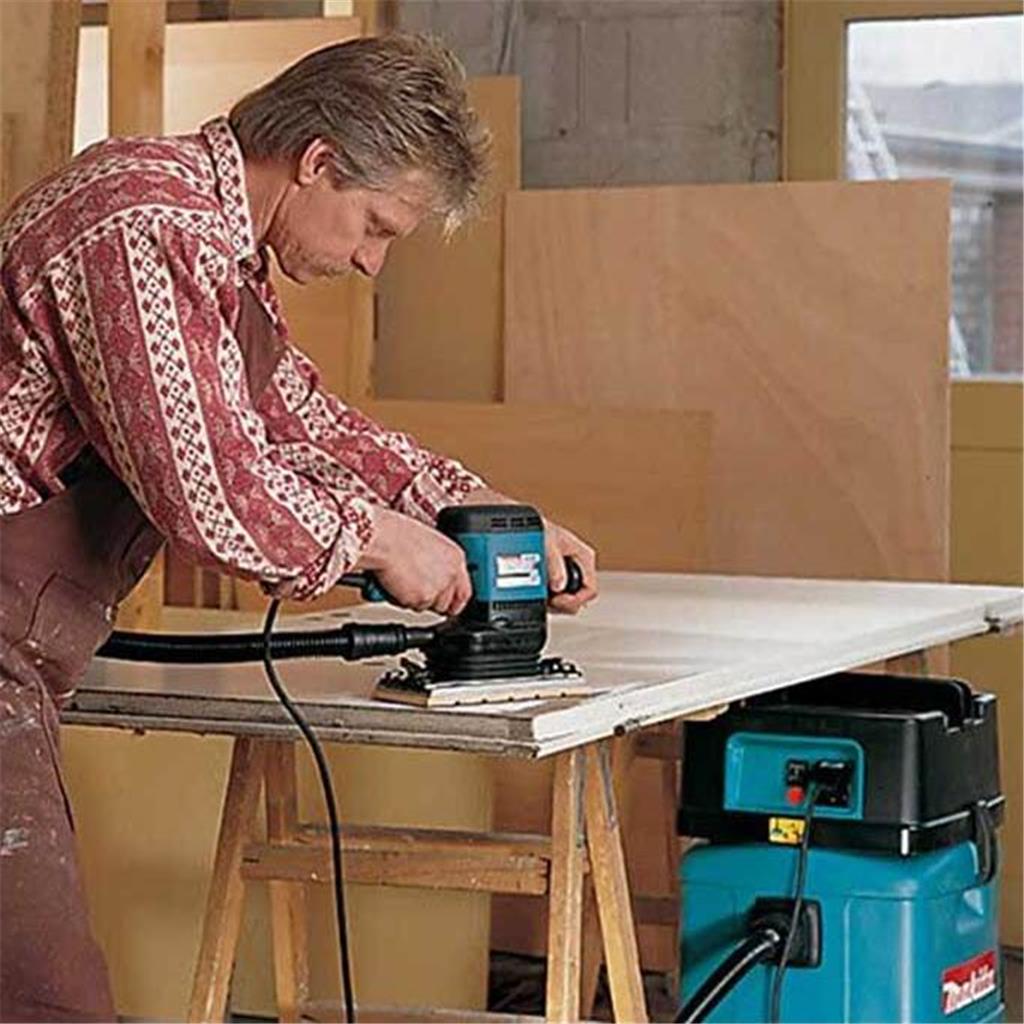 Makita 9046 Titreşimli Zımpara Makinesi